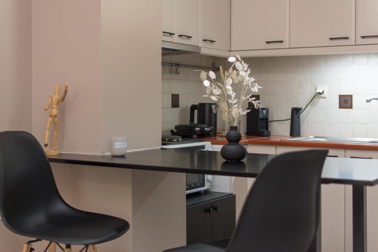 Apt 48, Cozy Apartment In Kalamata City Center Bagian luar foto