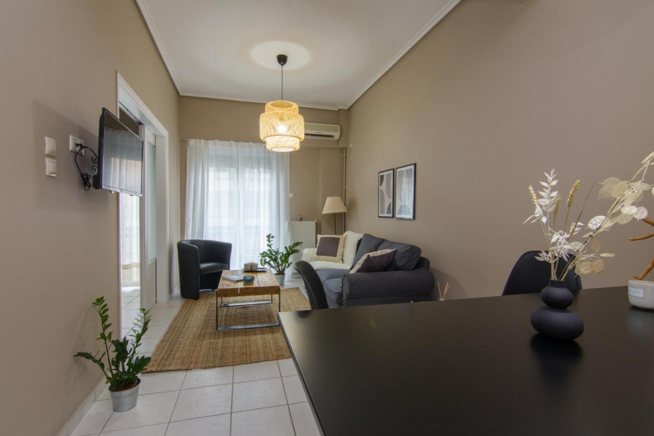 Apt 48, Cozy Apartment In Kalamata City Center Bagian luar foto